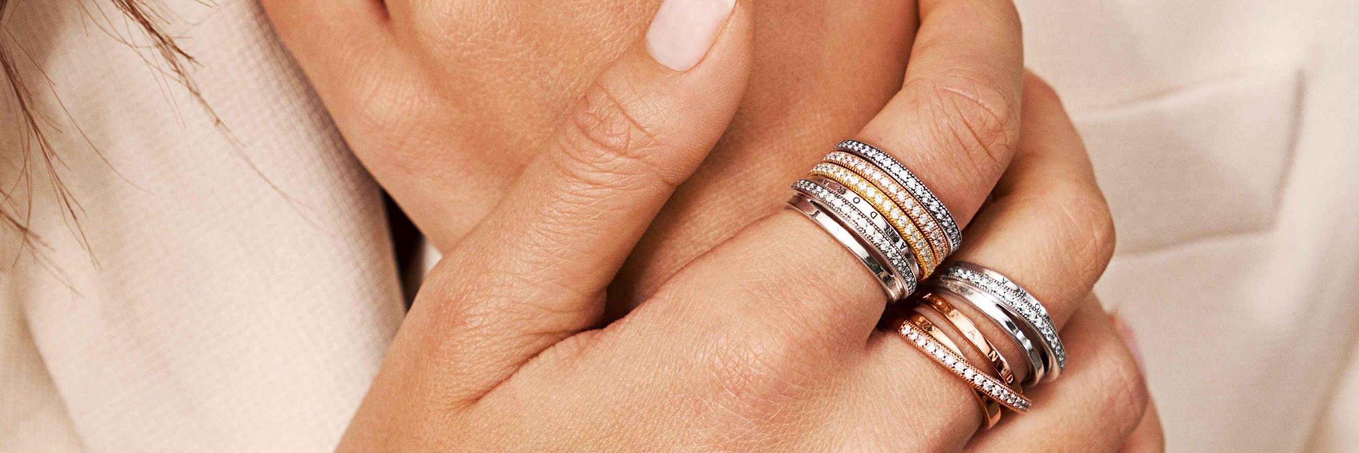 リングの重ねづけとレイヤリング |Pandoraスタイル | Pandora リングの重ねづけとレイヤリング |Pandoraスタイル | Pandora